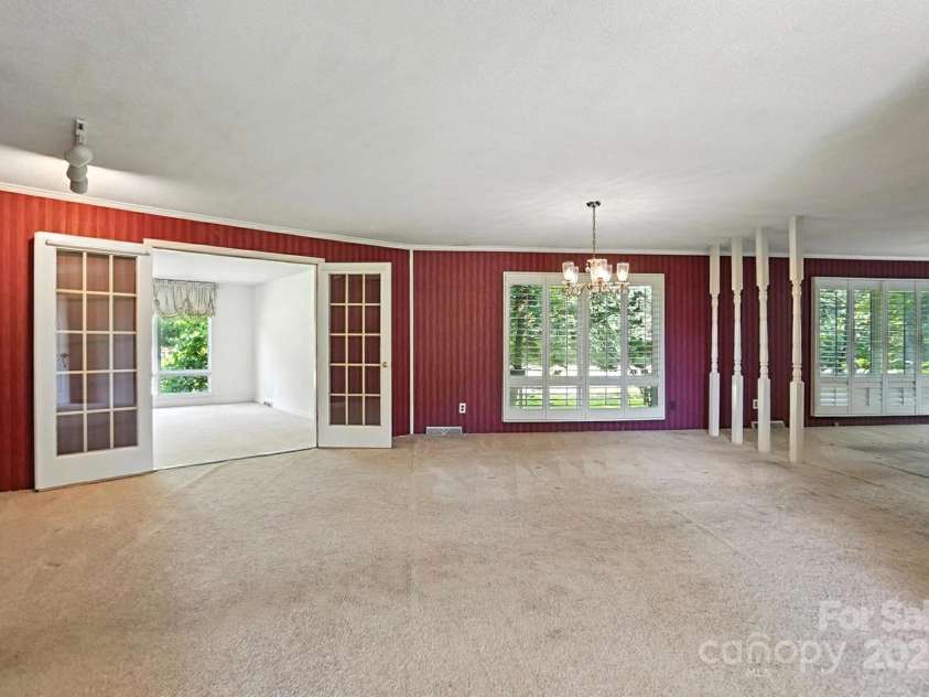 13909 Idlewild Road, Matthews, NC 28105.  MLS# CAR4272282, YatesRealty ID 25933. Dinning room