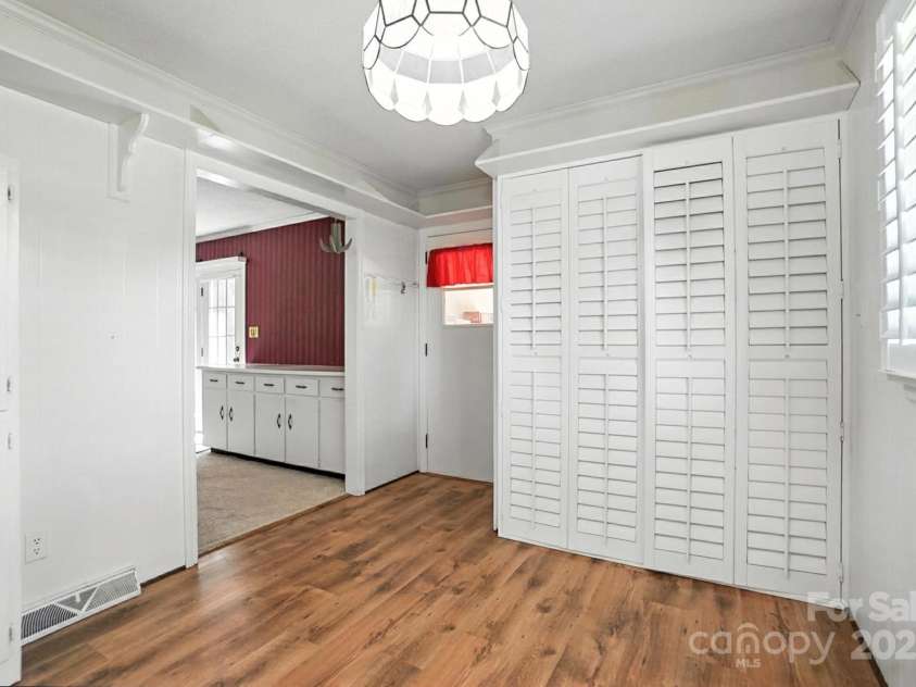 13909 Idlewild Road, Matthews, NC 28105.  MLS# CAR4272282, YatesRealty ID 25933. Laundry Closet