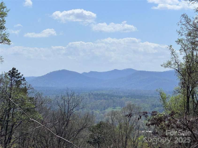 44 Samuel Ashe Drive, Asheville, NC 28805.  MLS# CAR4279385, YatesRealty ID 25934. 