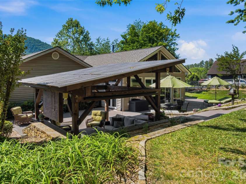 51 White Pine Circle, Fletcher, NC 28732.  MLS# CAR4380426, YatesRealty ID 25934. 