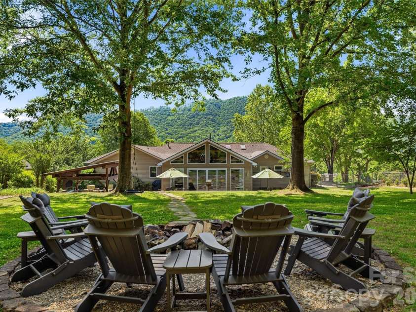 51 White Pine Circle, Fletcher, NC 28732.  MLS# CAR4380426, YatesRealty ID 25934. 