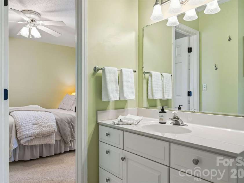 51 White Pine Circle, Fletcher, NC 28732.  MLS# CAR4380426, YatesRealty ID 25934. 