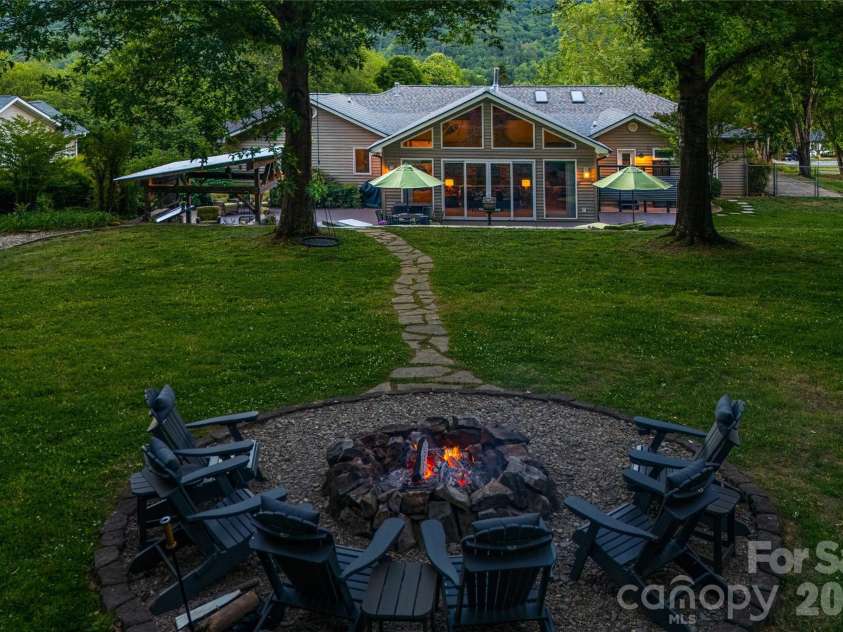 51 White Pine Circle, Fletcher, NC 28732.  MLS# CAR4380426, YatesRealty ID 25934. 