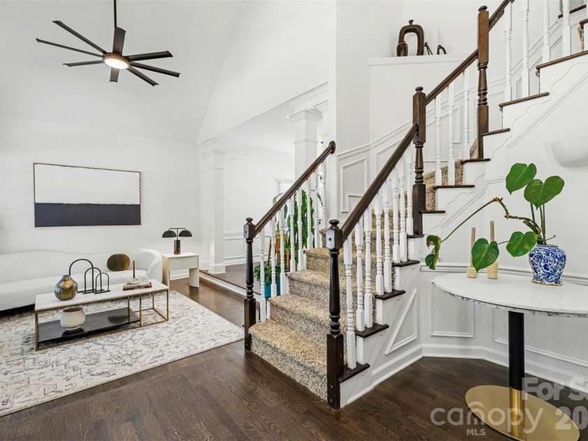 6213 Knightsgate Court, Charlotte, NC 28269.  MLS# CAR4370550, YatesRealty ID 25935. 