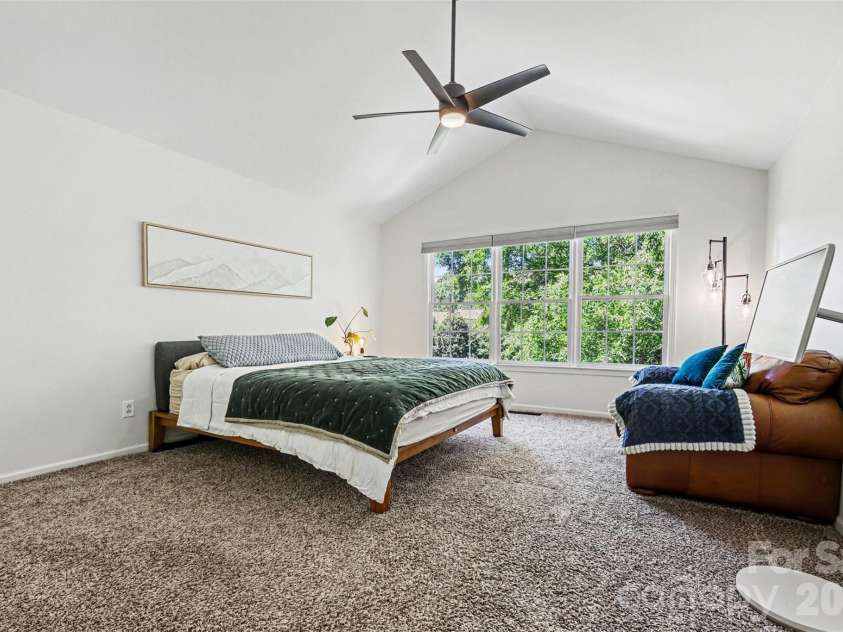 6213 Knightsgate Court, Charlotte, NC 28269.  MLS# CAR4370550, YatesRealty ID 25935. 