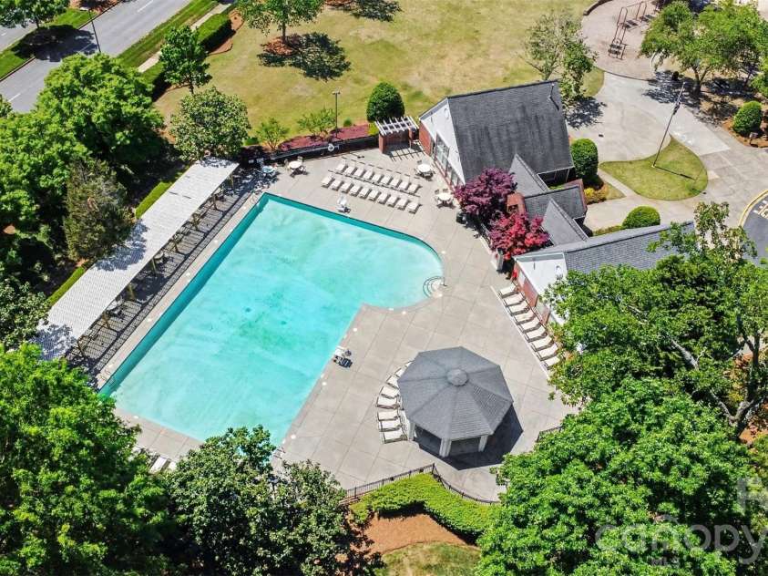 6213 Knightsgate Court, Charlotte, NC 28269.  MLS# CAR4370550, YatesRealty ID 25935. 