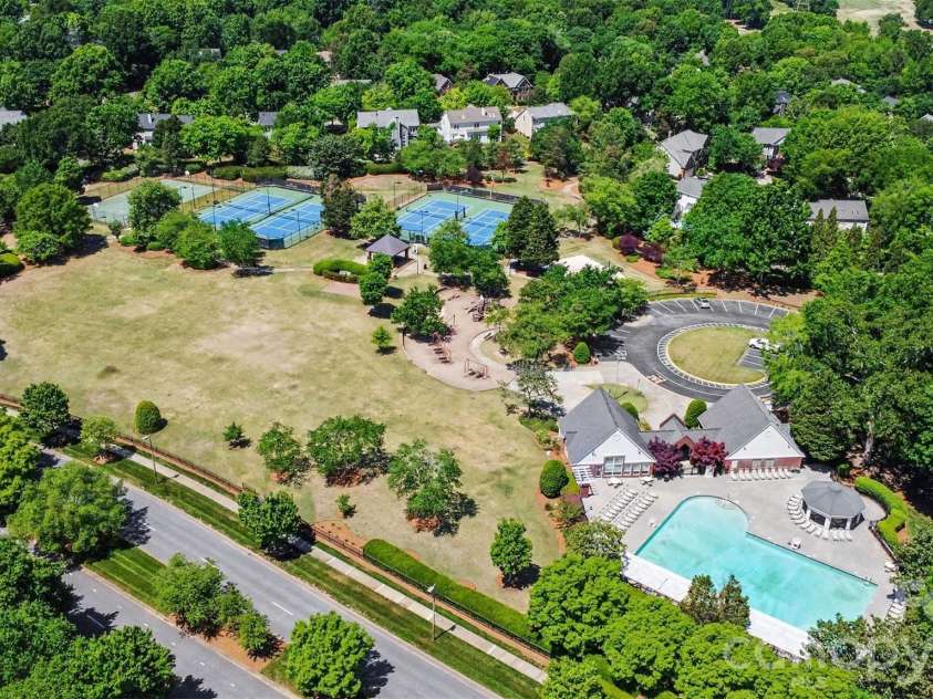 6213 Knightsgate Court, Charlotte, NC 28269.  MLS# CAR4370550, YatesRealty ID 25935. 