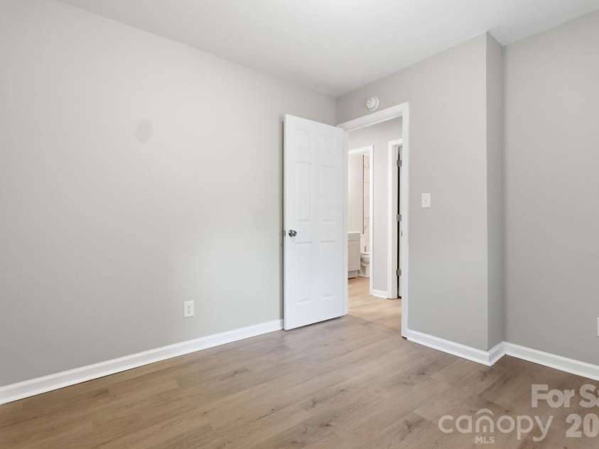 364 Leafmore Drive, Charlotte, NC 28213.  MLS# CAR4384246, YatesRealty ID 25936. Second shot of the second bedroom.