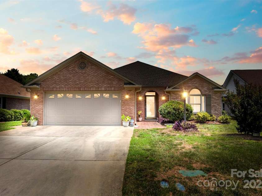 512 Scarboro Lane, Rock Hill, SC 29732.  MLS# CAR4278409, YatesRealty ID 25936. 