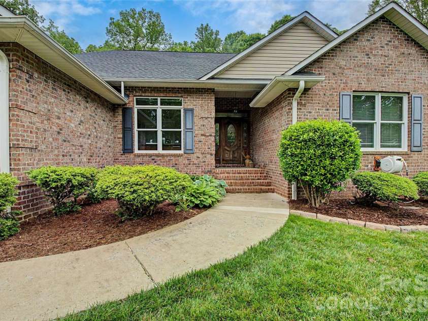 293 Bent Tree Drive, Rutherfordton, NC 28139.  MLS# CAR4381988, YatesRealty ID 25937. 293 Bent Tree Main Elevation