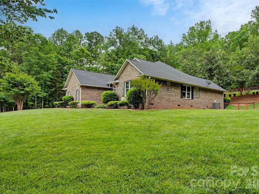 293 Bent Tree Drive, Rutherfordton, NC 28139.  MLS# CAR4381988, YatesRealty ID 25937. 