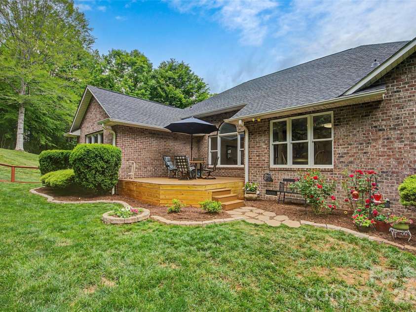 293 Bent Tree Drive, Rutherfordton, NC 28139.  MLS# CAR4381988, YatesRealty ID 25937. 