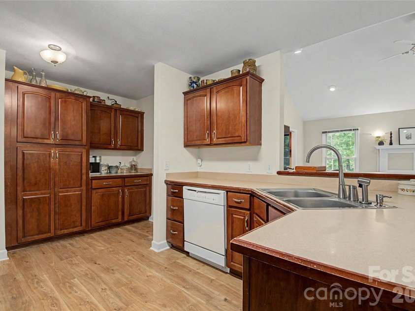 293 Bent Tree Drive, Rutherfordton, NC 28139.  MLS# CAR4381988, YatesRealty ID 25937. 