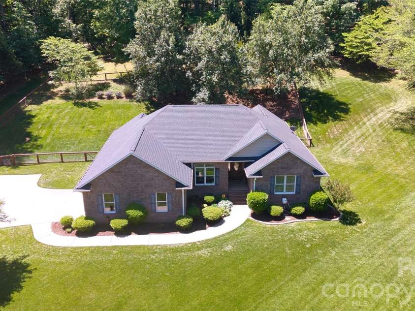 293 Bent Tree Drive, Rutherfordton, NC 28139.  MLS# CAR4381988, YatesRealty ID 25937. 