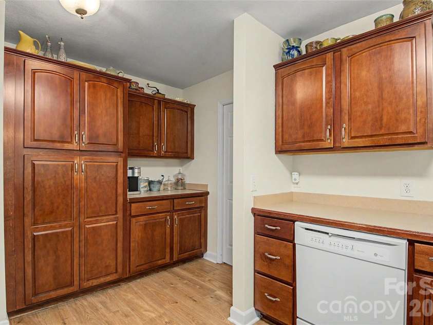 293 Bent Tree Drive, Rutherfordton, NC 28139.  MLS# CAR4381988, YatesRealty ID 25937. Ample Kitchen Cabinetry