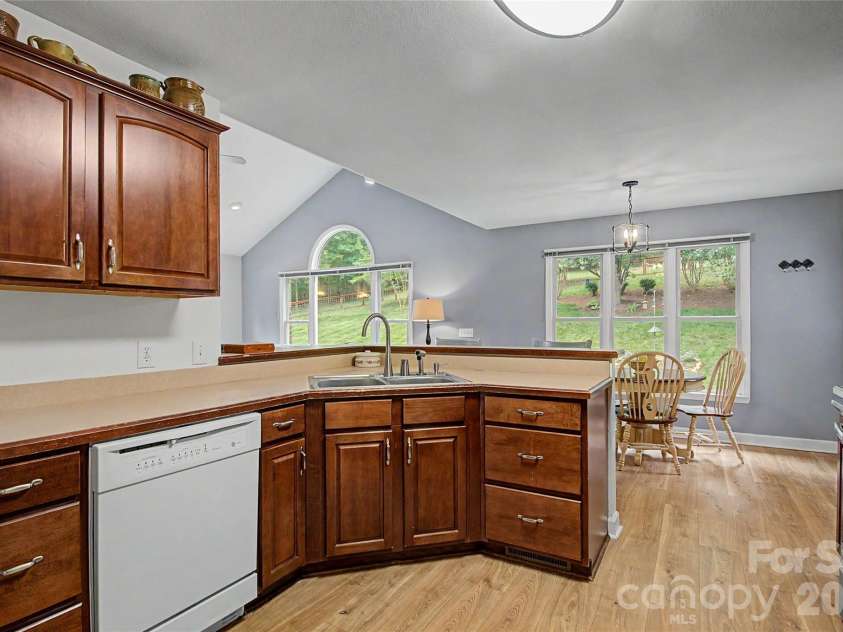 293 Bent Tree Drive, Rutherfordton, NC 28139.  MLS# CAR4381988, YatesRealty ID 25937. Large Eat in Kitchen