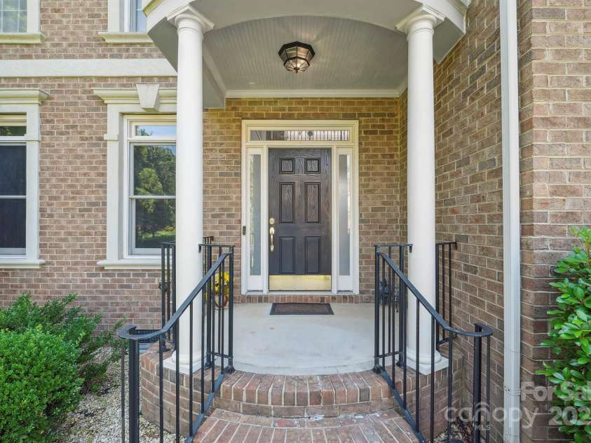 12004 New Bond Drive, Huntersville, NC 28078.  MLS# CAR4273141, YatesRealty ID 25938. 