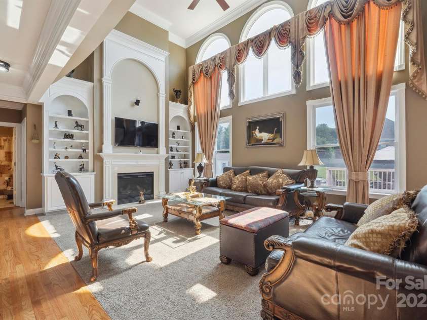 12004 New Bond Drive, Huntersville, NC 28078.  MLS# CAR4273141, YatesRealty ID 25938. 