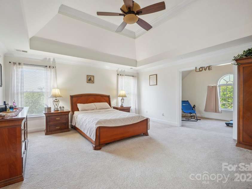 12004 New Bond Drive, Huntersville, NC 28078.  MLS# CAR4273141, YatesRealty ID 25938. 