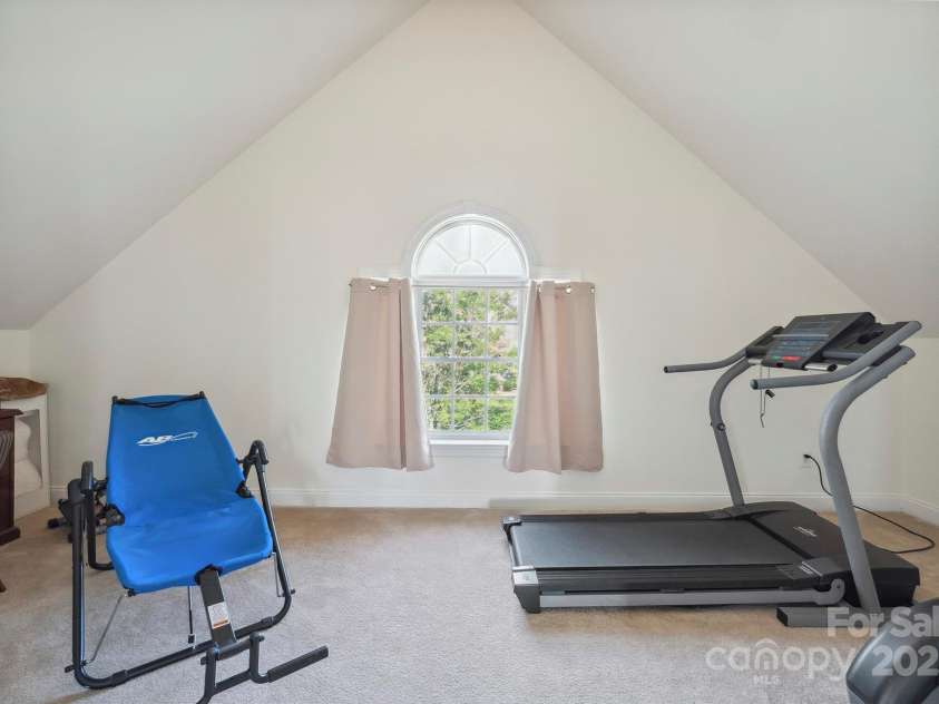 12004 New Bond Drive, Huntersville, NC 28078.  MLS# CAR4273141, YatesRealty ID 25938. 