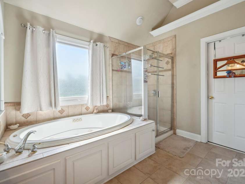 12004 New Bond Drive, Huntersville, NC 28078.  MLS# CAR4273141, YatesRealty ID 25938. 