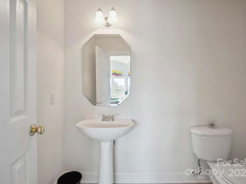 12004 New Bond Drive, Huntersville, NC 28078.  MLS# CAR4273141, YatesRealty ID 25938. 