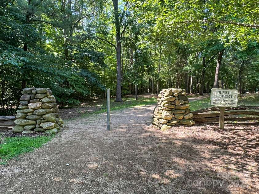 12004 New Bond Drive, Huntersville, NC 28078.  MLS# CAR4273141, YatesRealty ID 25938. 