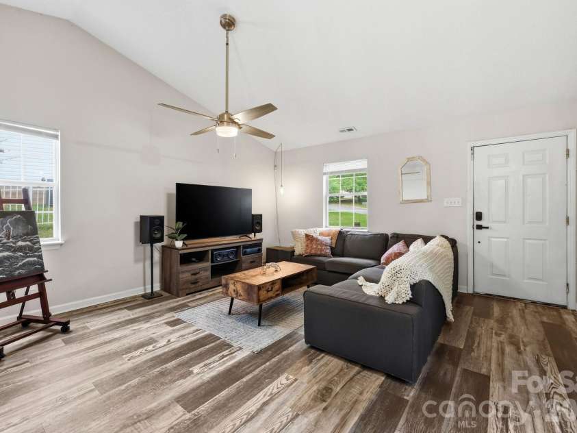 1221 Capps Hollow Drive, Charlotte, NC 28216.  MLS# CAR4378242, YatesRealty ID 25939. 