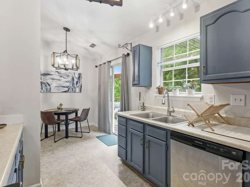 1221 Capps Hollow Drive, Charlotte, NC 28216.  MLS# CAR4378242, YatesRealty ID 25939. 