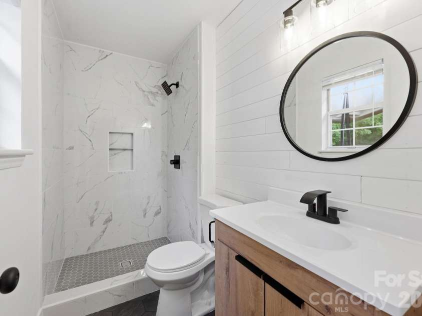 1221 Capps Hollow Drive, Charlotte, NC 28216.  MLS# CAR4378242, YatesRealty ID 25939. 