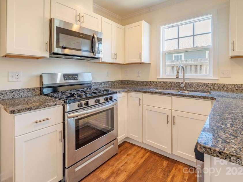 1106 Lynwood Forest Road, Arden, NC 28704.  MLS# CAR4231707, YatesRealty ID 2594. 