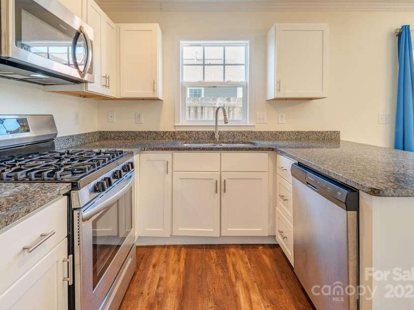 1106 Lynwood Forest Road, Arden, NC 28704.  MLS# CAR4231707, YatesRealty ID 2594. 