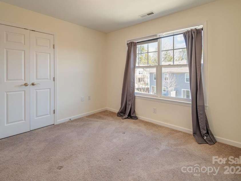 1106 Lynwood Forest Road, Arden, NC 28704.  MLS# CAR4231707, YatesRealty ID 2594. 