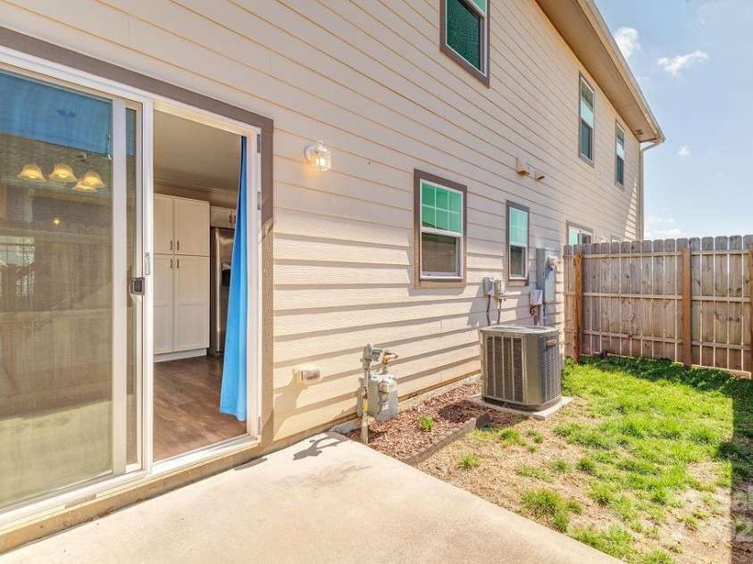 1106 Lynwood Forest Road, Arden, NC 28704.  MLS# CAR4231707, YatesRealty ID 2594. 
