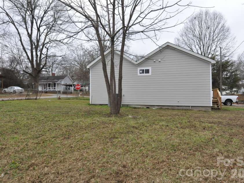 573 Fifth Street, Chester, SC 29706.  MLS# CAR4331567, YatesRealty ID 2594. 