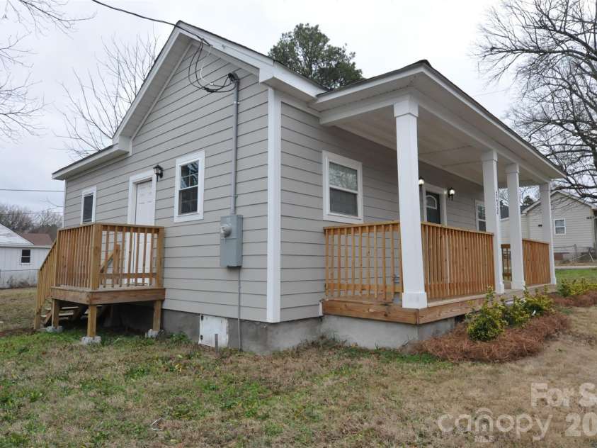 573 Fifth Street, Chester, SC 29706.  MLS# CAR4331567, YatesRealty ID 2594. 