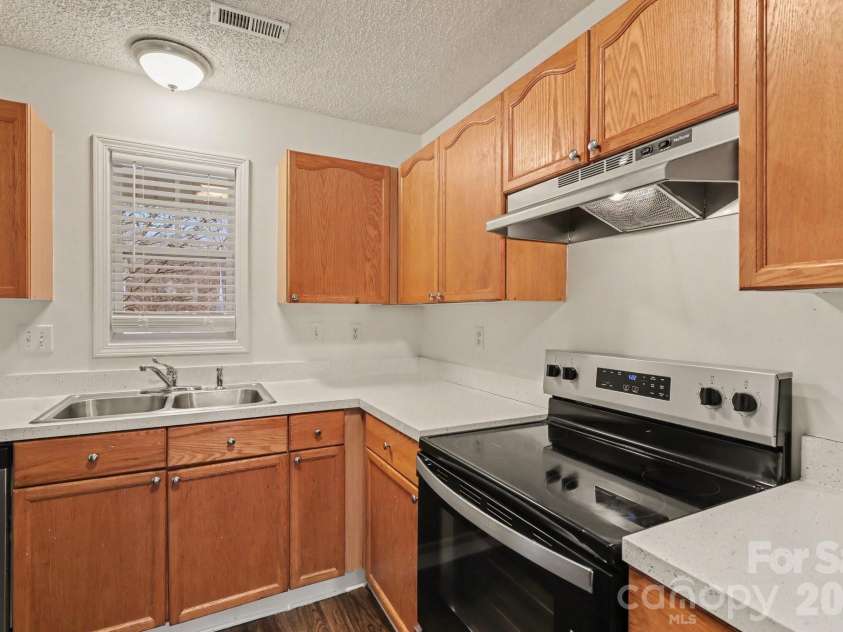 7619 Prairie Rose Lane, Huntersville, NC 28078.  MLS# CAR4346566, YatesRealty ID 25940. 