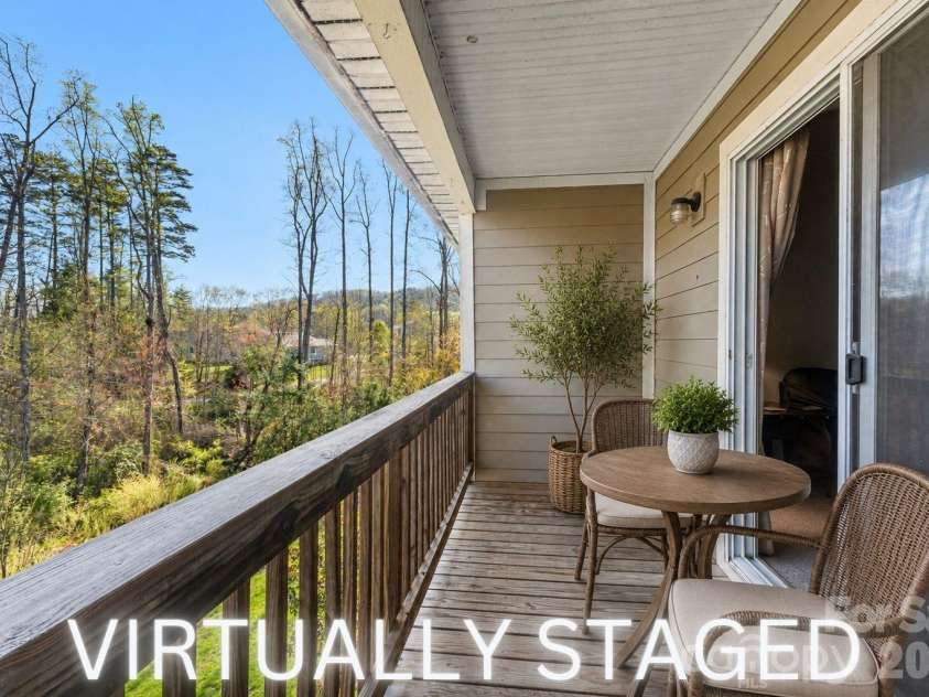 94 Foxden Drive, Fletcher, NC 28732.  MLS# CAR4364312, YatesRealty ID 25941. 