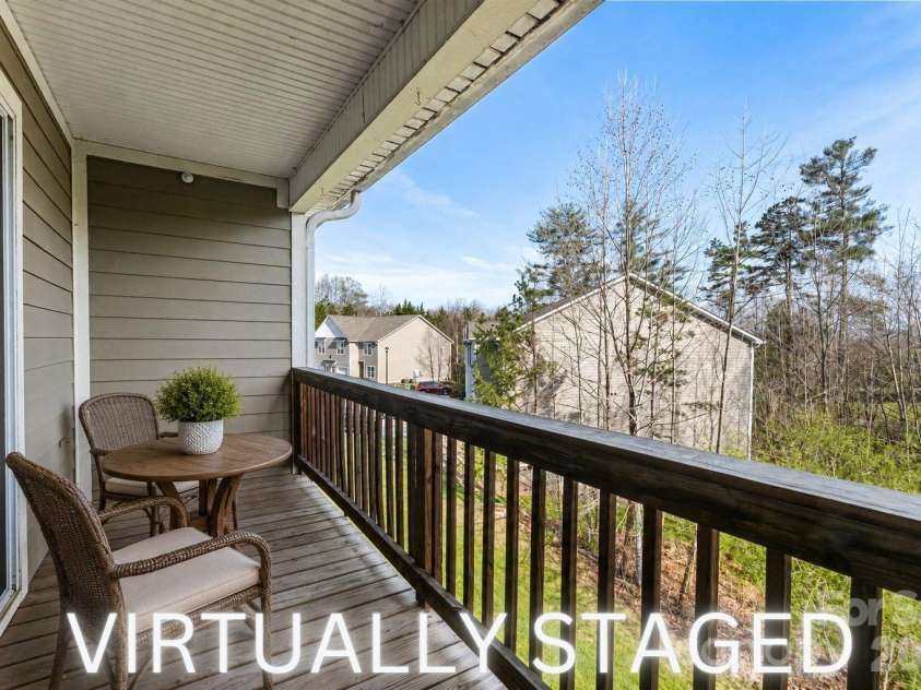94 Foxden Drive, Fletcher, NC 28732.  MLS# CAR4364312, YatesRealty ID 25941. 
