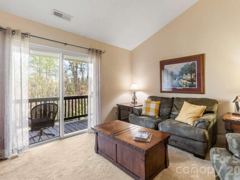 94 Foxden Drive, Fletcher, NC 28732.  MLS# CAR4364312, YatesRealty ID 25941. Brand new carpeting throughout!!