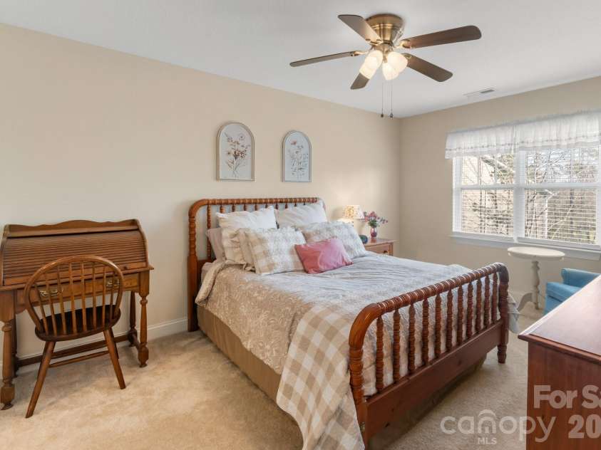 94 Foxden Drive, Fletcher, NC 28732.  MLS# CAR4364312, YatesRealty ID 25941. Spacious primary suite