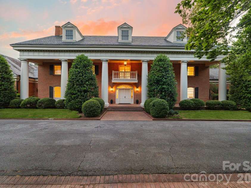 1486 Knolls Drive, Newton, NC 28658.  MLS# CAR4374269, YatesRealty ID 25942. 