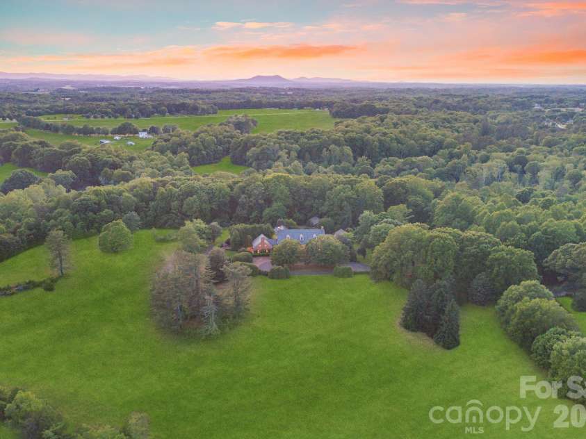 1486 Knolls Drive, Newton, NC 28658.  MLS# CAR4374269, YatesRealty ID 25942. 