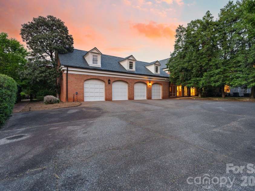 1486 Knolls Drive, Newton, NC 28658.  MLS# CAR4374306, YatesRealty ID 25942. 