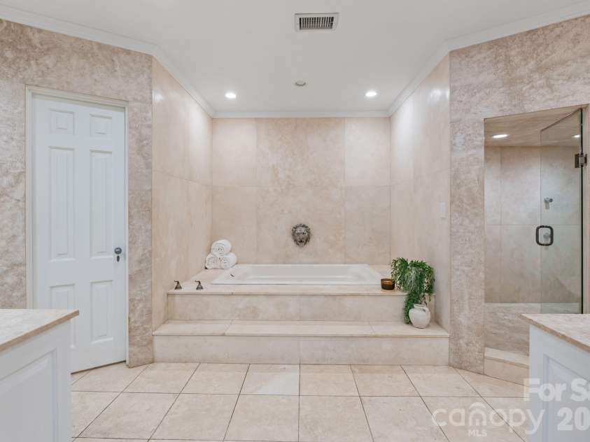 1486 Knolls Drive, Newton, NC 28658.  MLS# CAR4374306, YatesRealty ID 25942. 