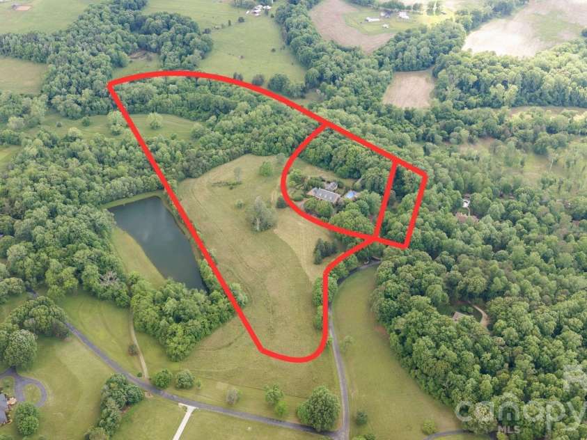 1486 Knolls Drive, Newton, NC 28658.  MLS# CAR4374306, YatesRealty ID 25942. 