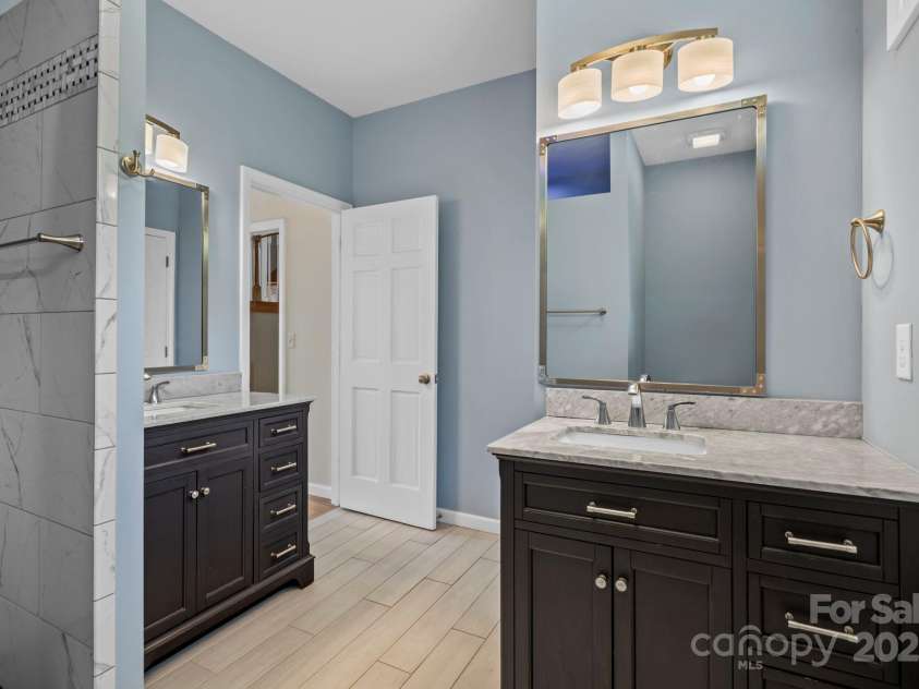 1586 Bull Creek Road, Marshall, NC 28753.  MLS# CAR4262698, YatesRealty ID 25942. 