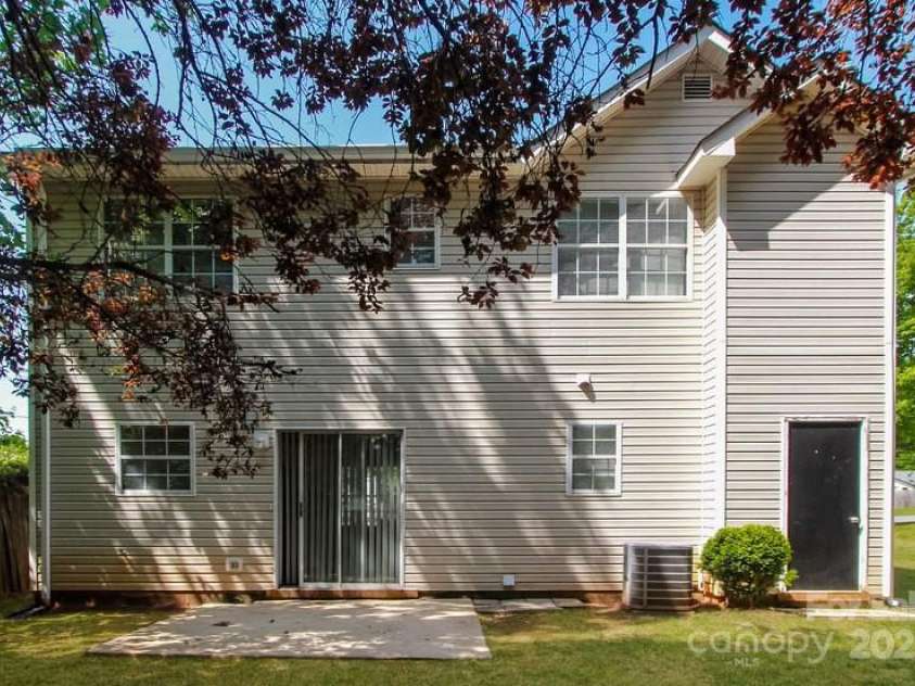 1569 Brentfield Drive, Rock Hill, SC 29732.  MLS# CAR4227865, YatesRealty ID 25943. 