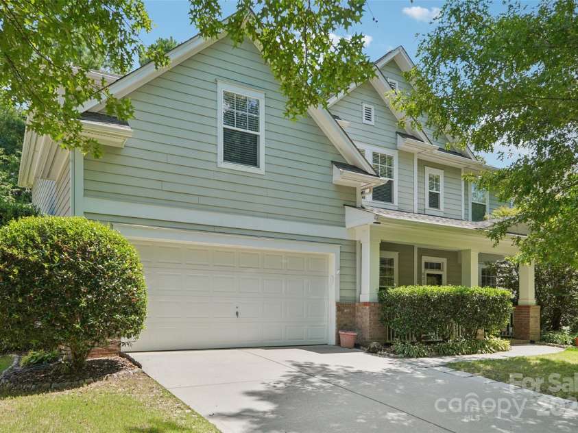 8814 Beaver Creek Drive, Charlotte, NC 28269.  MLS# CAR4211490, YatesRealty ID 25944. 