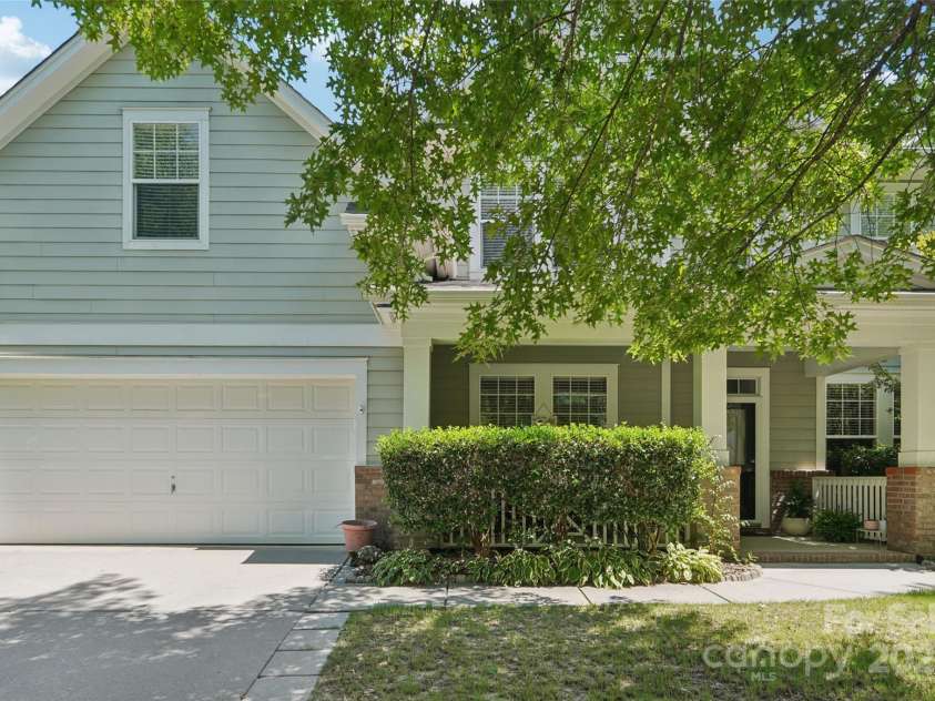 8814 Beaver Creek Drive, Charlotte, NC 28269.  MLS# CAR4211490, YatesRealty ID 25944. 